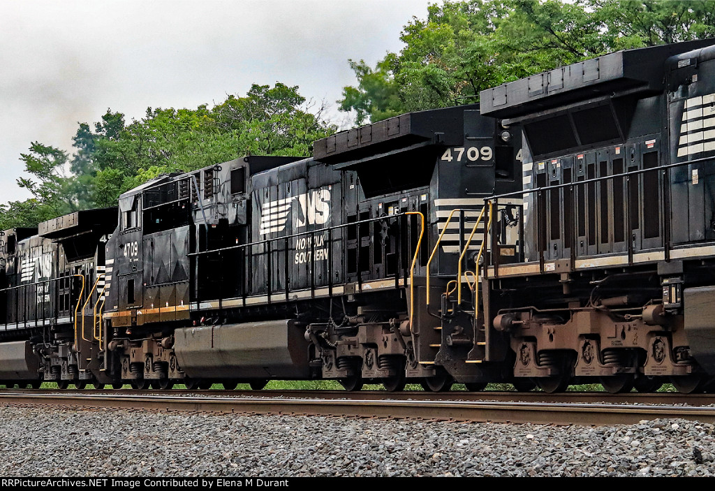 NS 4709 on 21W